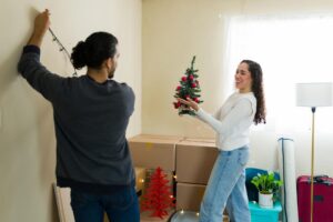 A-how-to-Keeping-Up-Holiday-Cheer-During-a-Move